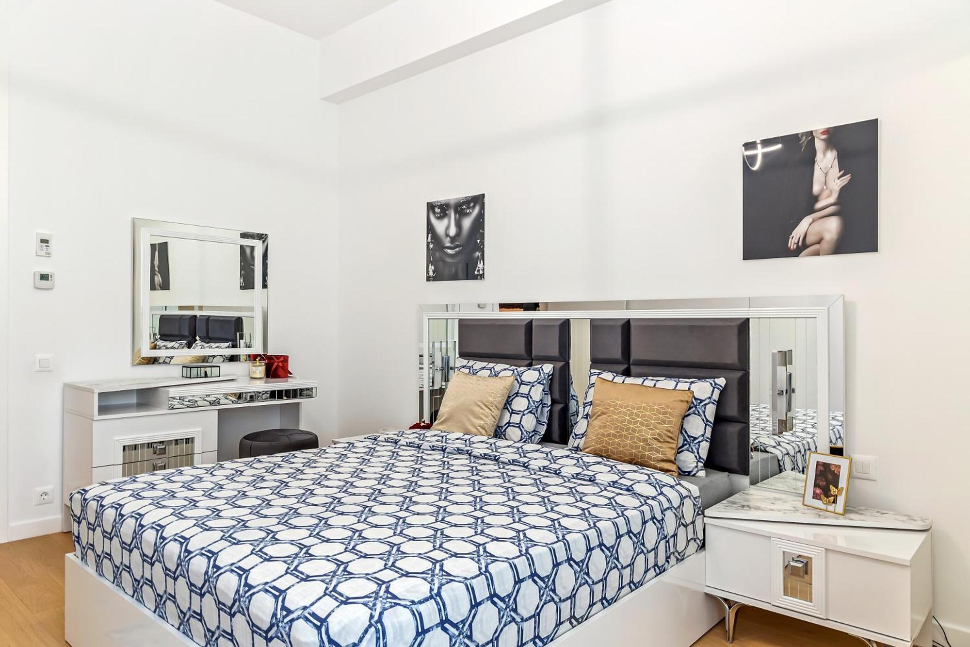 One Verdi Luxury Apartment